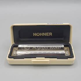 Hohner M1896106 Marine Band Harmonica Key Of A Diatonic 10-hole With Case Made In Germany