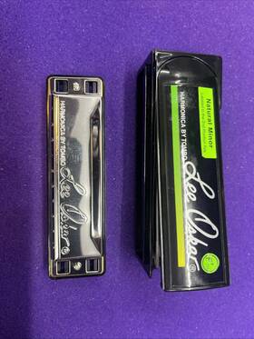 1910-nfs-u Lee Oskar Natural Minor Harmonica In The Key Of F#