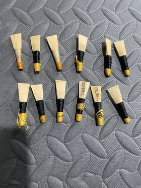 2401-12red Multi Lot Of 12 Bagpipe Chanter Reeds