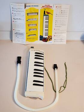 Study-25 Suzuki Melodion Musical Instrument With Blow Tube And Original Manual
