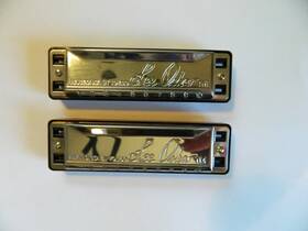 1910c-u Tombo Two Lee Oskar Harmonicas By Keys D And F