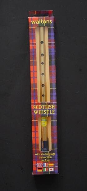 Waltons 390731015554 Scottish Whistle With Six-language Instruction Booklet