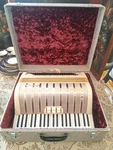 Hohner Marchesa 41 120 Ivory And Gold Paciano Accordion With Case Tested. Fixed Price $561.76.
