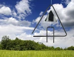 Woodstock Chimes Sky Triangle Wst 18 Inch Overall Damaged Box. Fixed Price $14.99.